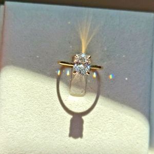 Solid 18k gold 1.5ct lab oval diamond ring